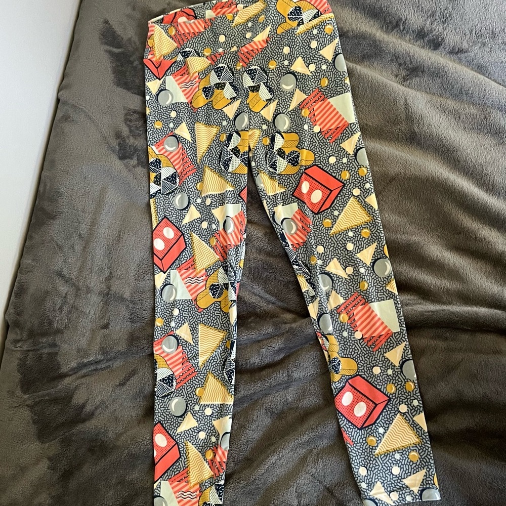Lularoe Mickey Mouse retro design. (ONE SIZE)